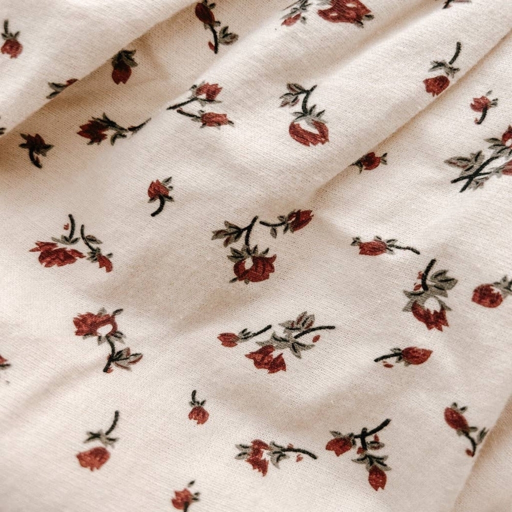 Blue Daisy Wares Ellery Dress in Christmas Floral - Picture 4 of 5